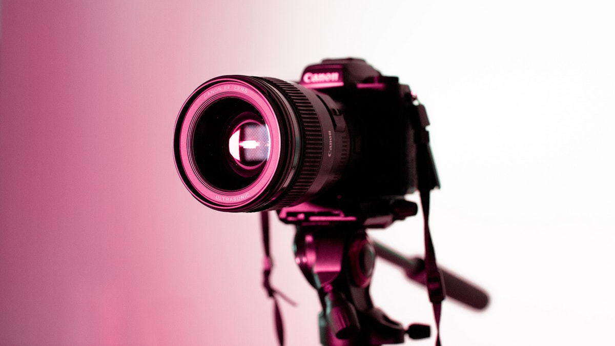 close-up-photo-of-dslr-camera-1787220