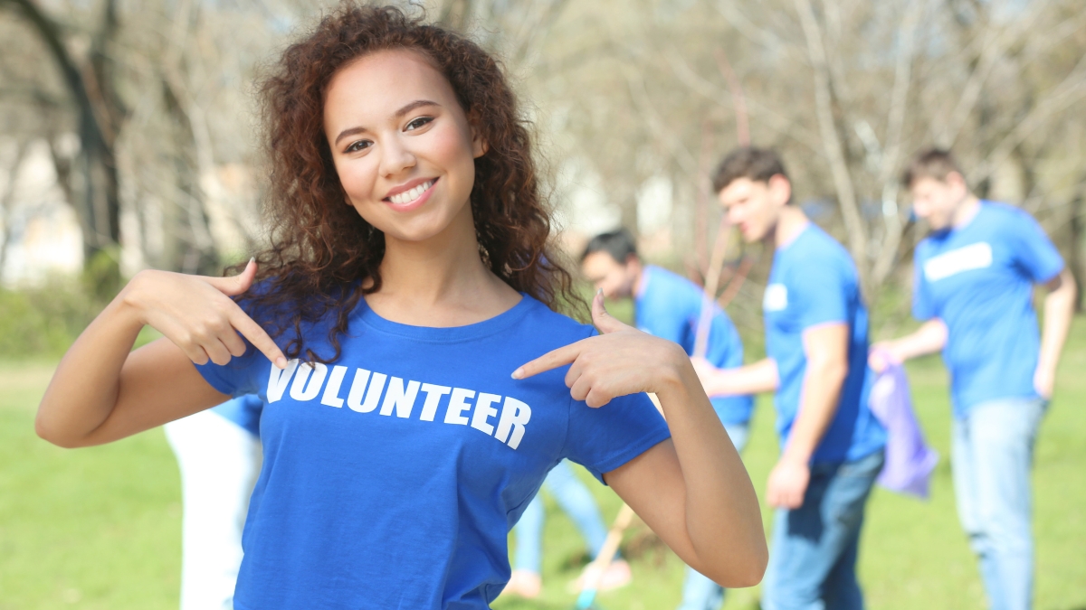 Volunteer teens